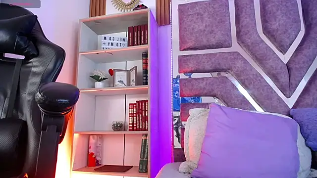 Lizza_Jones webcam