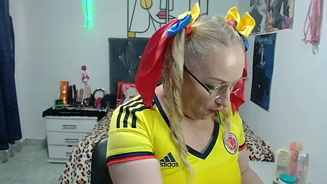 emperabigbootybigass webcam