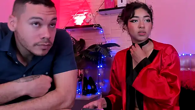 Aronandmoli69 webcam