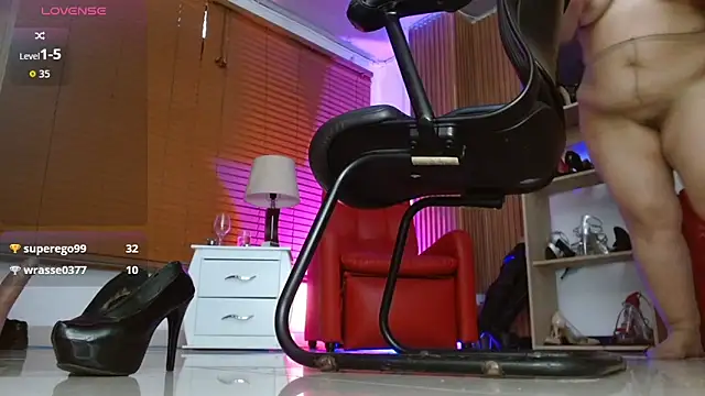 paola_xm - Paola_xm's free webcam - UK Sex Cams