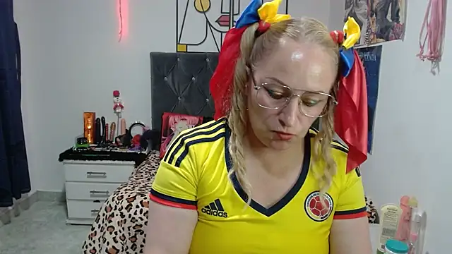 emperabigbootybigass webcam