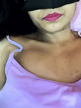 cute_simmy0 webcam