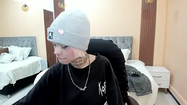 Bela_Craxkerr webcam