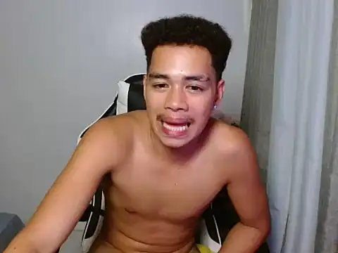 curlyasian_njxx