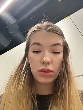 Risky_Mia69