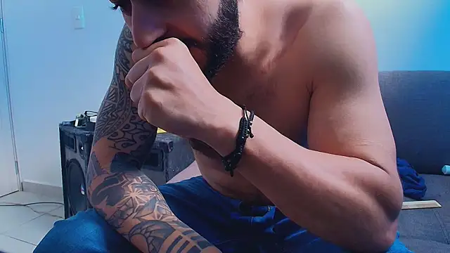thomas_gun live sex cam