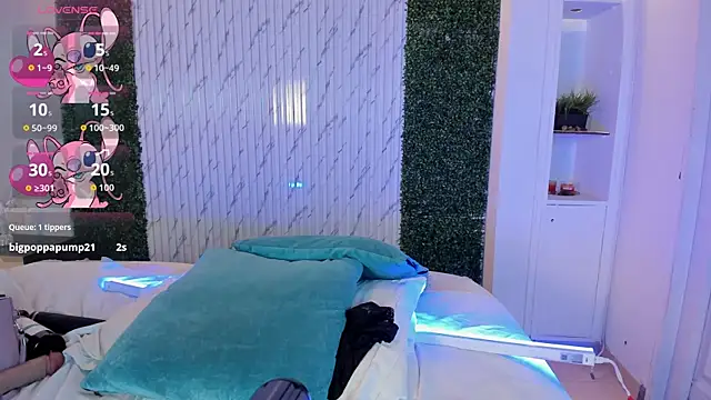 Caroline_Millerr webcam