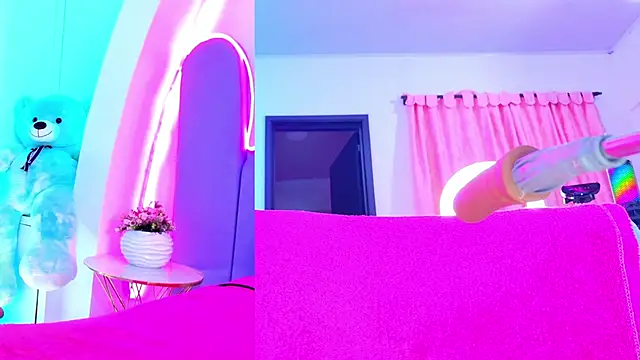NathaxaLeans webcam