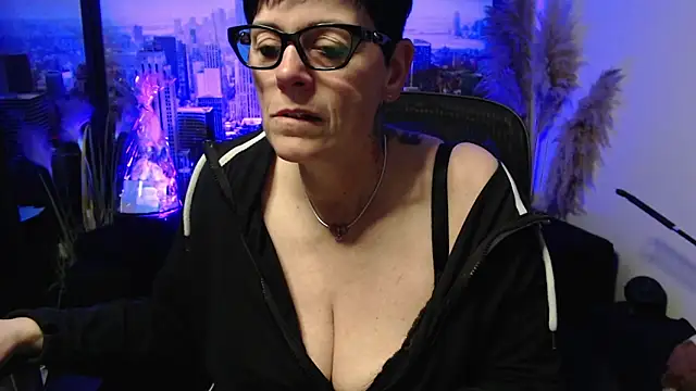 ninarandmann - Ninarandmann's free webcam - UK Sex Cams