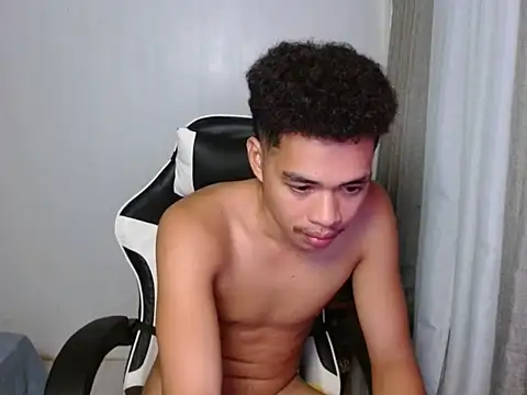 curlyasian_njxx webcam