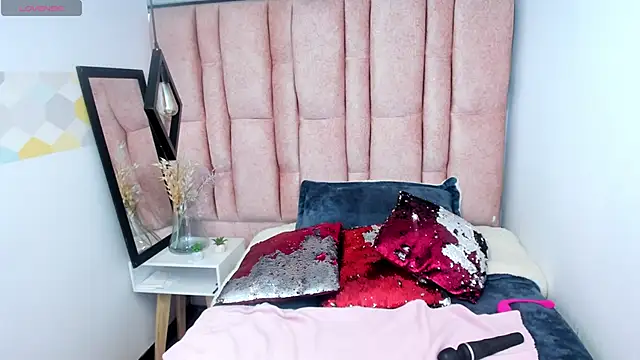 issa_milf__ - Issa_Milf__'s free webcam - UK Sex Cams