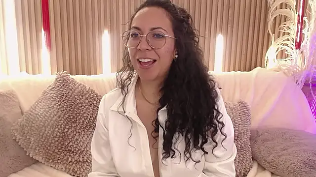 Velvet_Curly