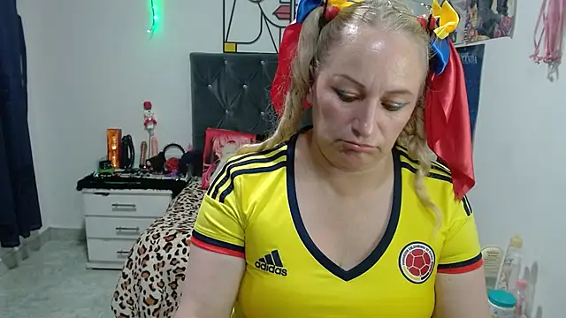emperabigbootybigass webcam