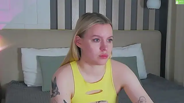 AmaliaBell webcam