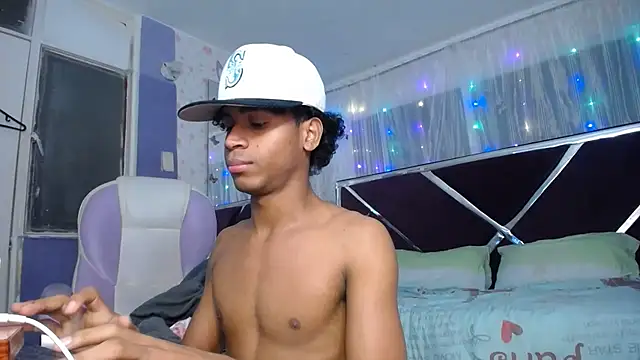 Santy_bigcock_01