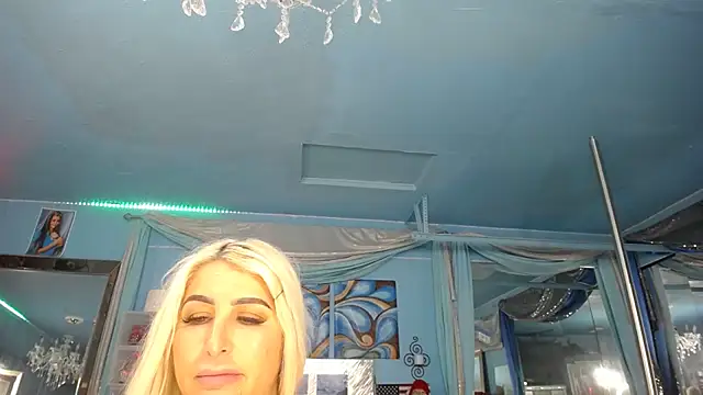 ADRIANNA_FOX