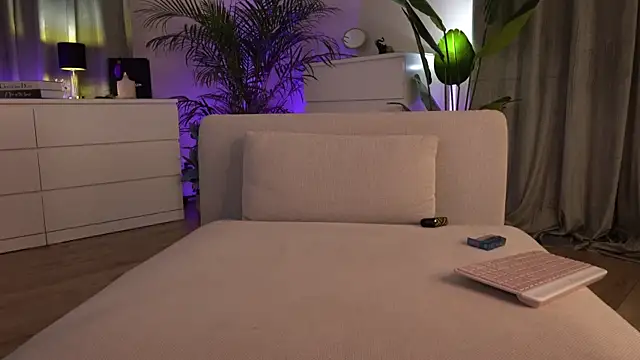 Tinydoll_XO webcam
