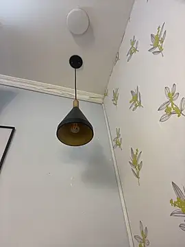 Laia_white webcam