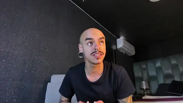 kaletattoo (M young) - rubbing asshole close cam