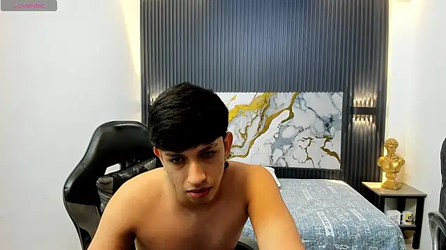 adrianfranko (M twink) - CUM SHOW