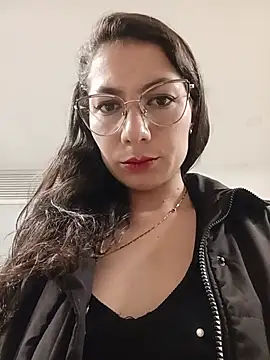 mia_love-3 (Ask my age) - Remove bra in public🥵😼🫣