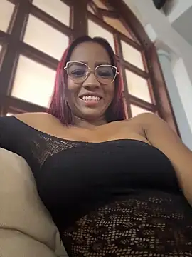 lucyleah (Ask my age) - Suck my fingers slowly 👅