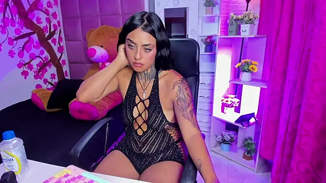 lovely_celeste (F young) - ice on tits 🧊🥵😈