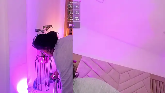 NicoleJons_