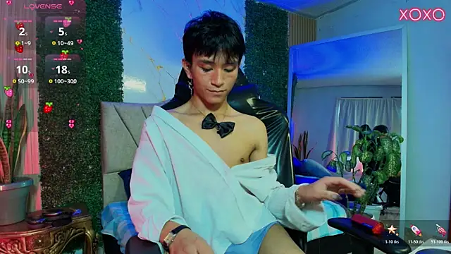cococumps (M twink) - Make me happy moaning with my toy