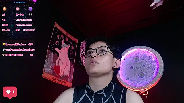girl_intense444 webcam