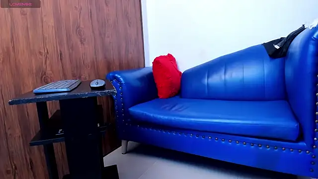 Mature_Skinny