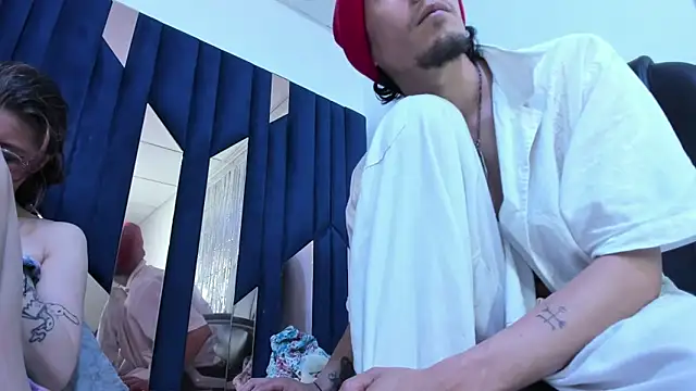 KikyoAndDrey webcam