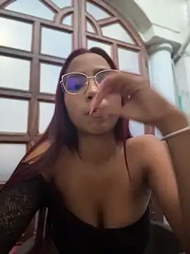 lucyleah - LucyLeah's free webcam - UK Sex Cams