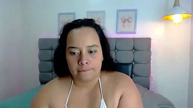tryniti_miss - Tryniti_miss's free webcam - UK Sex Cams