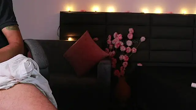 kathieandpovcock1 - Kathieandpovcock1's free webcam - UK Sex Cams
