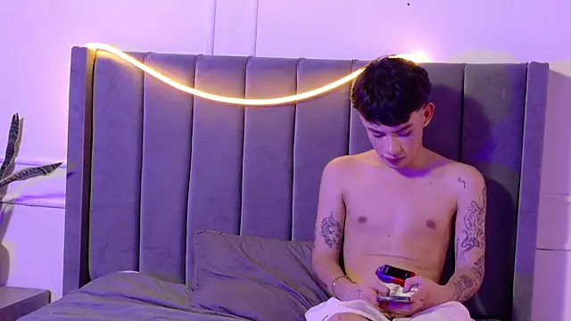 zeyn_smith - Zeyn_smith's free webcam - UK Sex Cams
