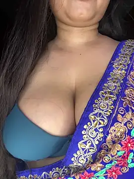 Naughty_pooja44