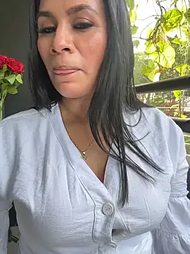 sofia_convers (F milf) - my pussy loves your attention 😏💦