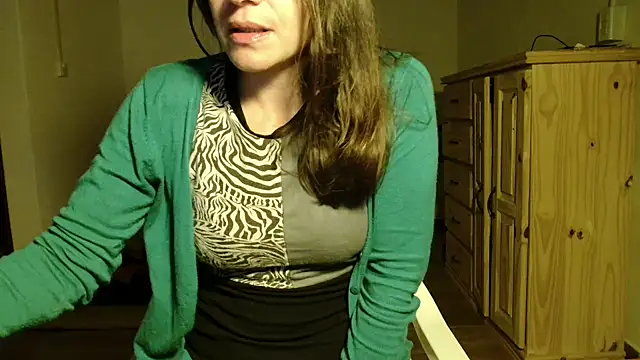missforever (Ask my age) - Oil in boobs