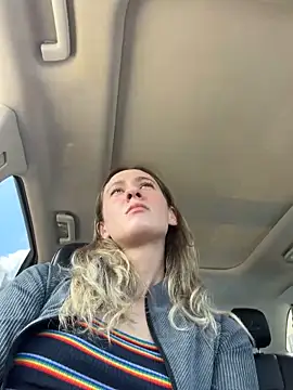 M1ssyk1ssy live sex cam
