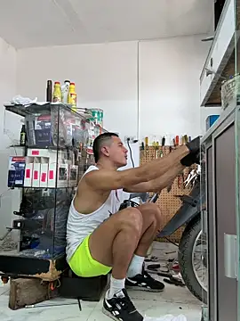 paul22cm- (Ask my age) - suck my balls