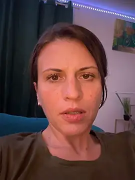 ScarlettNoirr webcam