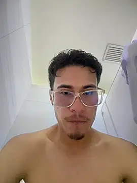 TavoHot_ Live Webcam on Stripchat
