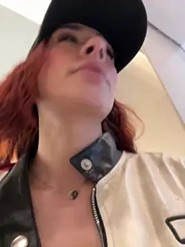 ariiel_ (F young) - SHOW BOOBS