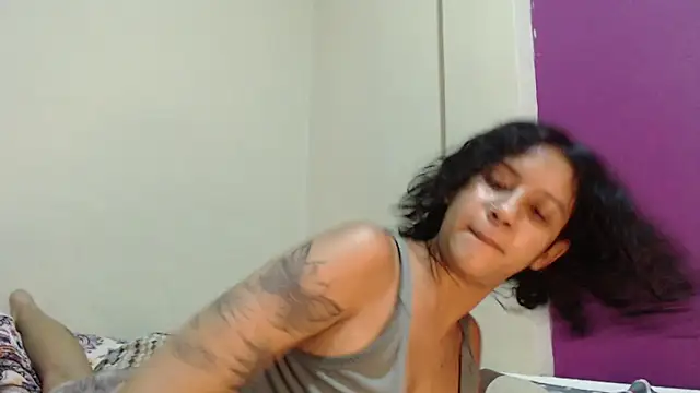 AlinaWoolf_ webcam