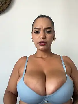 Sara-77 from StripChat is Freechat