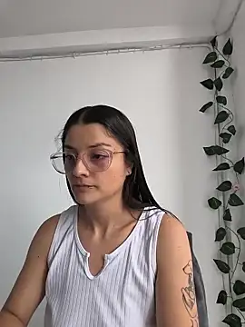 Coralinne__ webcam