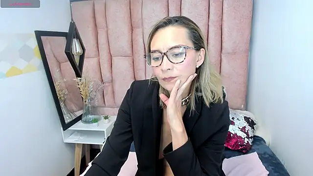 Issa_Milf__ webcam