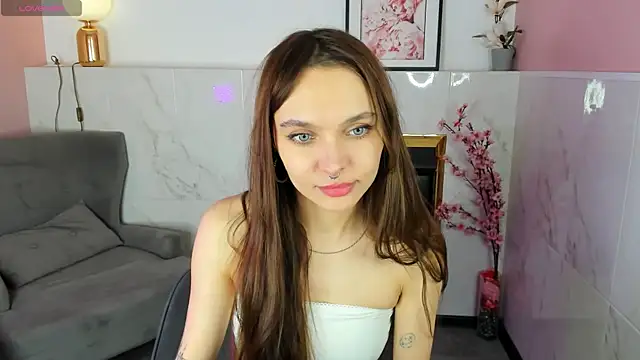 ChloeSunny webcam