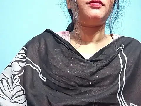 emma_4433 (Ask my age) - Show Boobs in Public